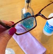 با این روش ها ازخش افتادن عینک خود جلوگیری کنید